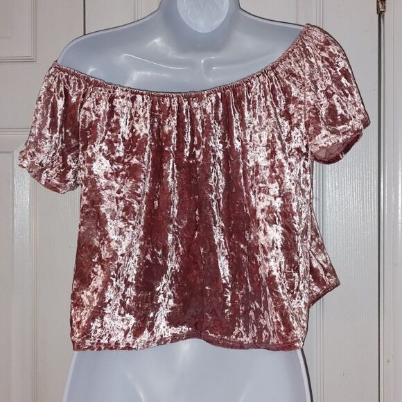 Forever 21 velour blush pink  off the shoulder crop top Sz S NWOT - Picture 3 of 4